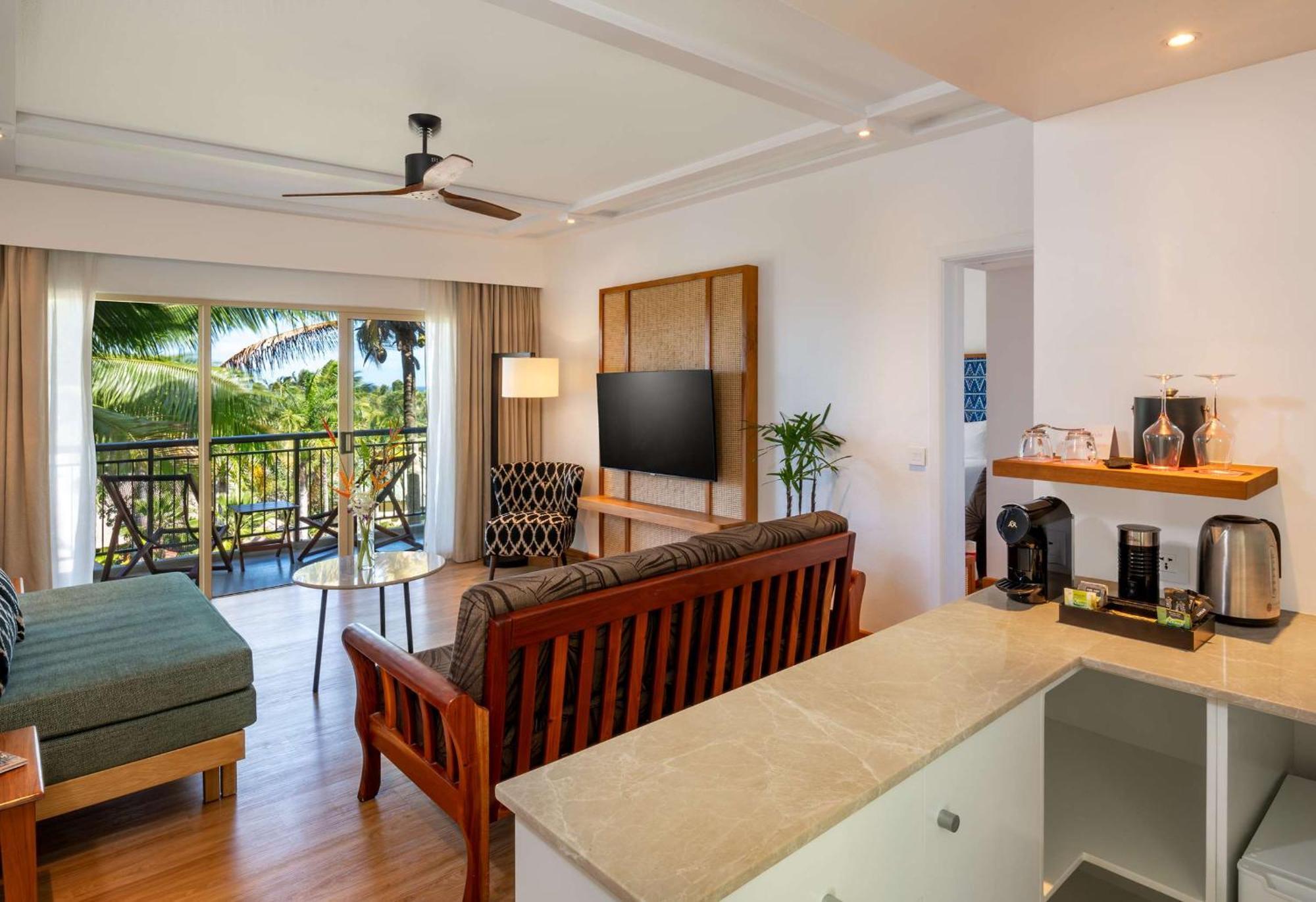 아우트리거 피지 비치 리조트 코로토고 외부 사진 A suite at the Hilton Maldives