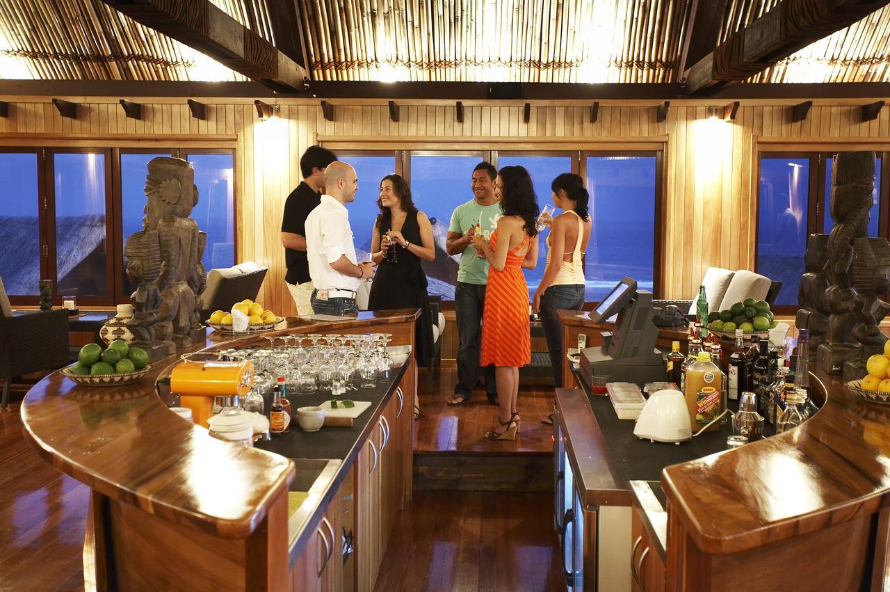 아우트리거 피지 비치 리조트 코로토고 외부 사진 The interior of the restaurant